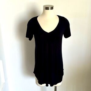 Cutest High/Low Shirt🖤